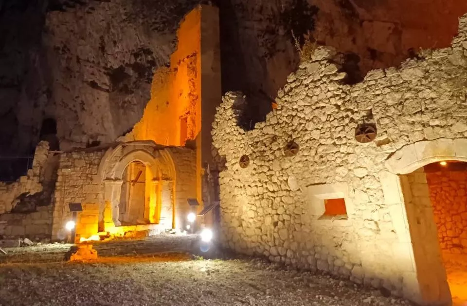 preview L'Abbazia e le Gole di Notte